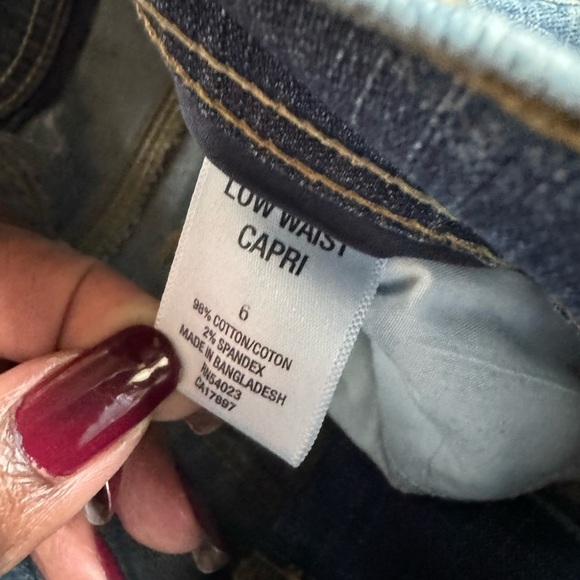 Old Navy Cuff Denim Capris‎ - Picture 7 of 14